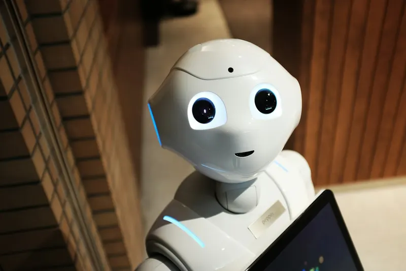 صورة غلاف مقال: توقع 1.3 مليار روبوت بحلول 2035: ماذا يعني للعمل والمهارات؟